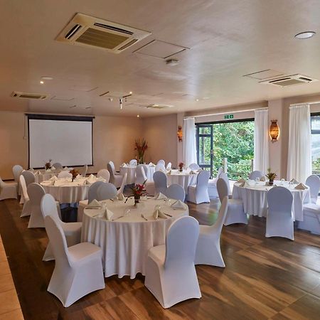 Doubletree By Hilton Seychelles Allamanda Resort & Spa Takamaka Dış mekan fotoğraf