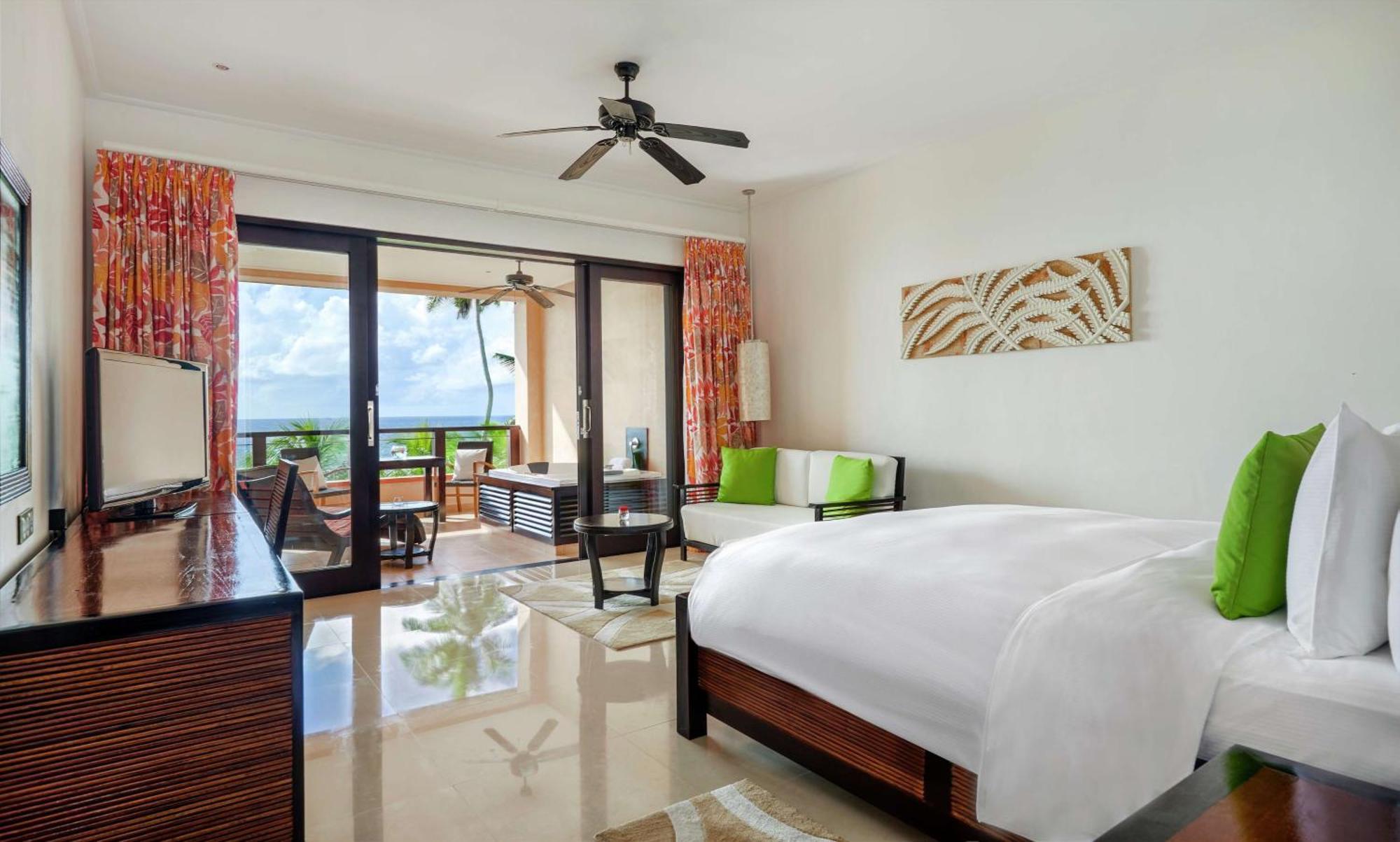 Doubletree By Hilton Seychelles Allamanda Resort & Spa Takamaka Dış mekan fotoğraf