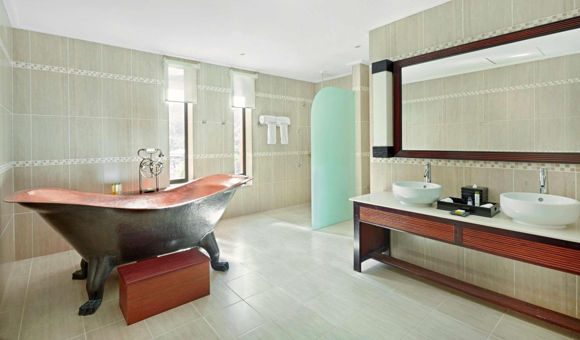 Doubletree By Hilton Seychelles Allamanda Resort & Spa Takamaka Dış mekan fotoğraf