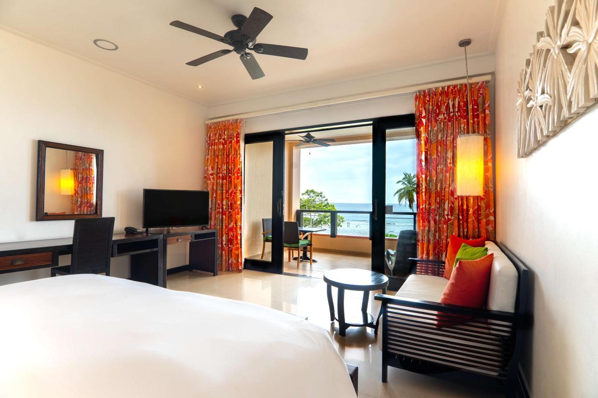 Doubletree By Hilton Seychelles Allamanda Resort & Spa Takamaka Dış mekan fotoğraf