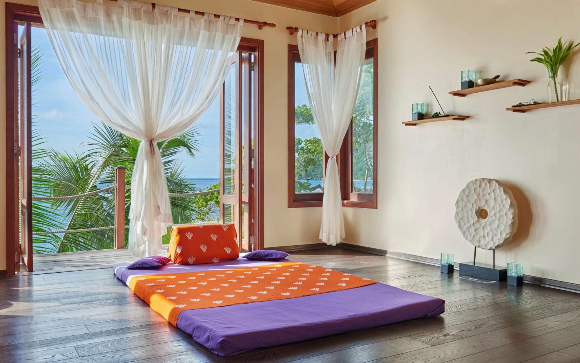 Doubletree By Hilton Seychelles Allamanda Resort & Spa Takamaka Dış mekan fotoğraf
