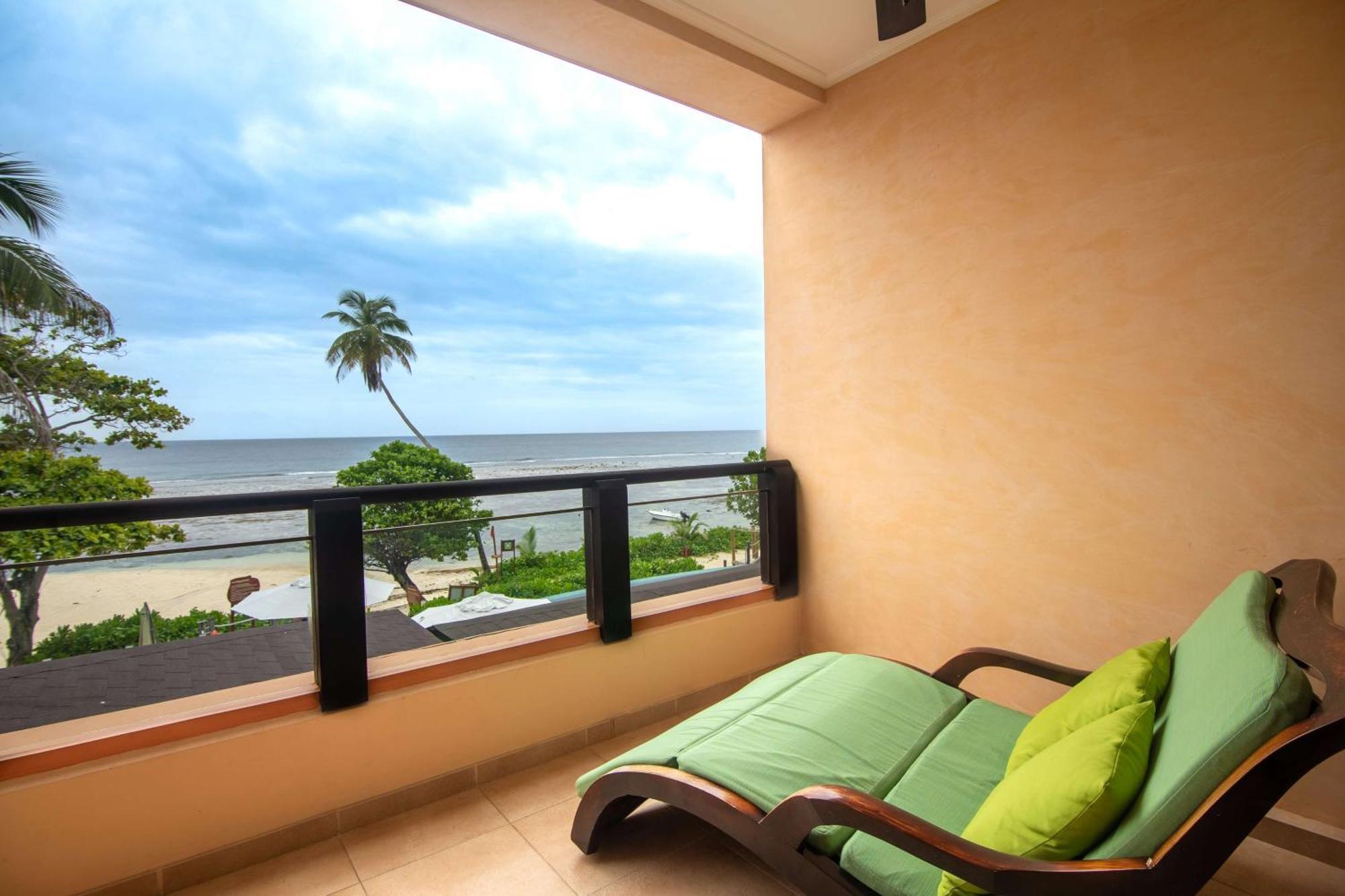 Doubletree By Hilton Seychelles Allamanda Resort & Spa Takamaka Dış mekan fotoğraf