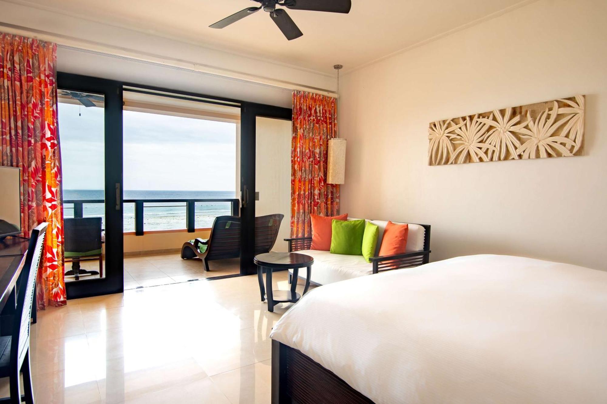 Doubletree By Hilton Seychelles Allamanda Resort & Spa Takamaka Dış mekan fotoğraf