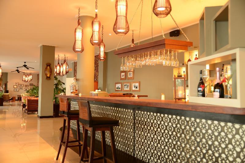 Doubletree By Hilton Seychelles Allamanda Resort & Spa Takamaka Dış mekan fotoğraf