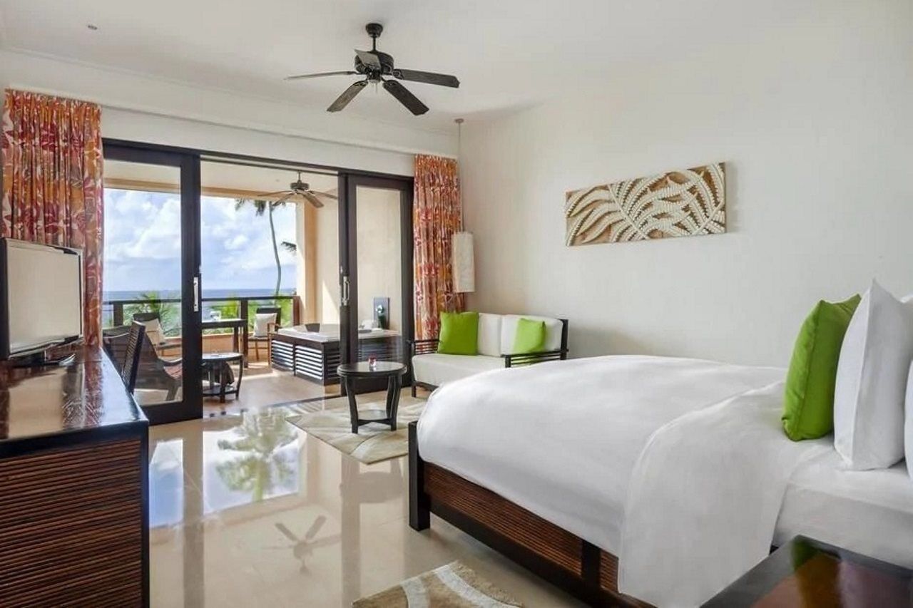 Doubletree By Hilton Seychelles Allamanda Resort & Spa Takamaka Dış mekan fotoğraf